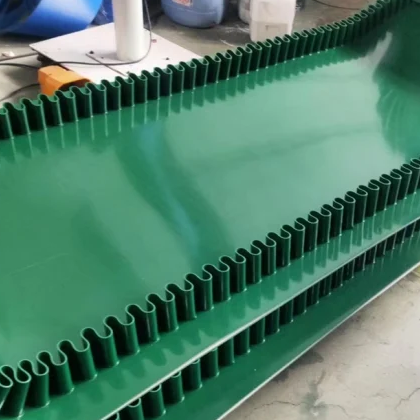 CINTA VERDE CON BORDE ONDULADO